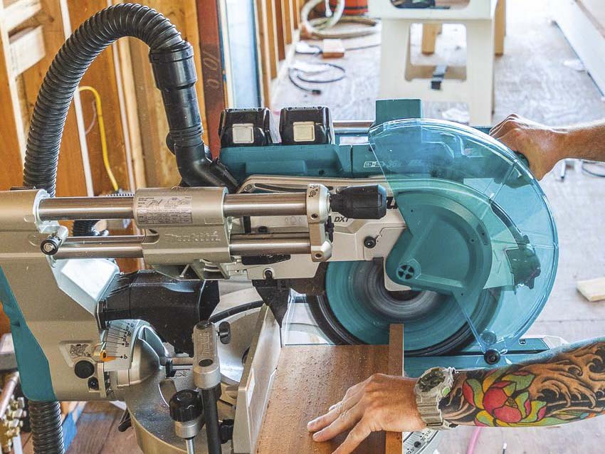 can a cordless miter saw cut straight